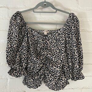 No Frills Crop Top Women's Size Medium Black and White Animal Print Blouse
